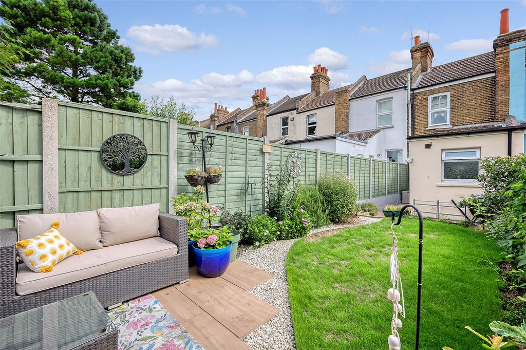 Property photo 2 of 19 Picture No. 28