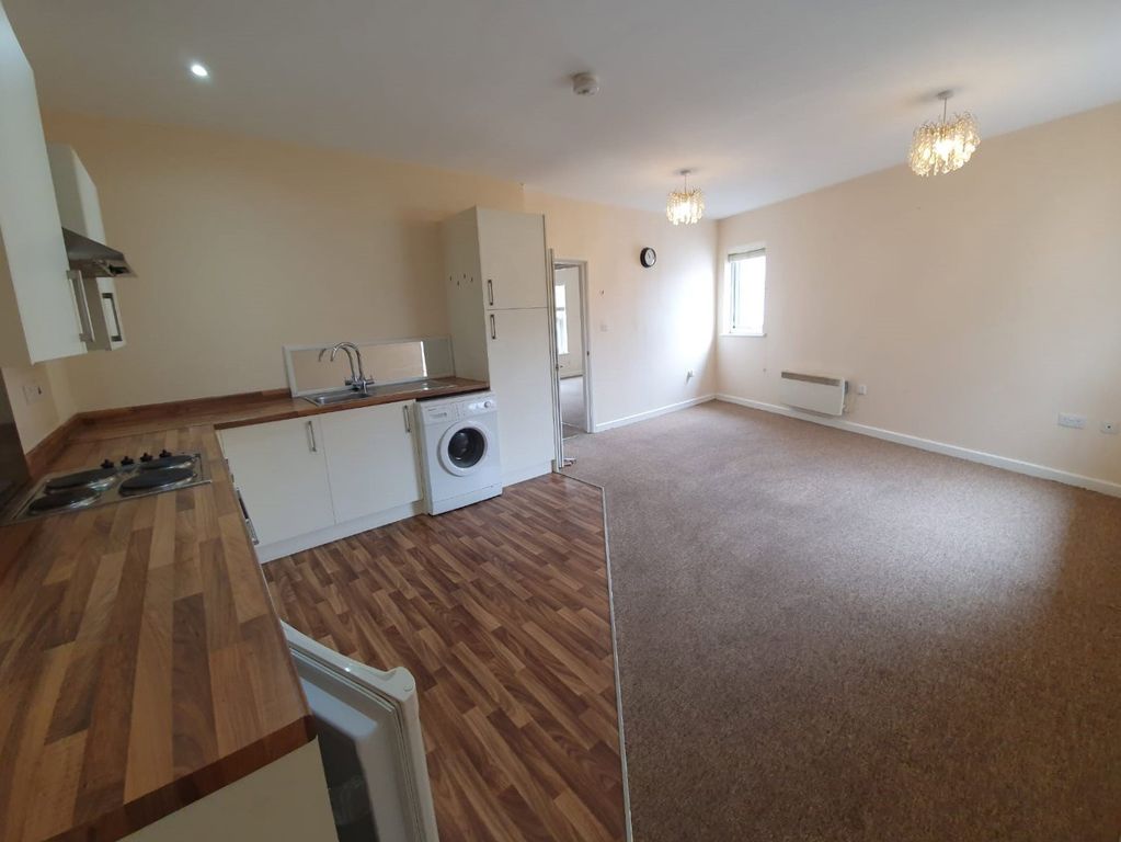 Property photo 3 of 6 Photo 02