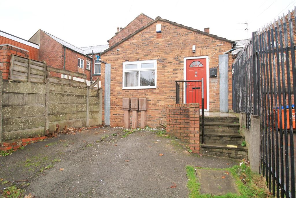 Property photo 1 of 8 Entrance.Jpg