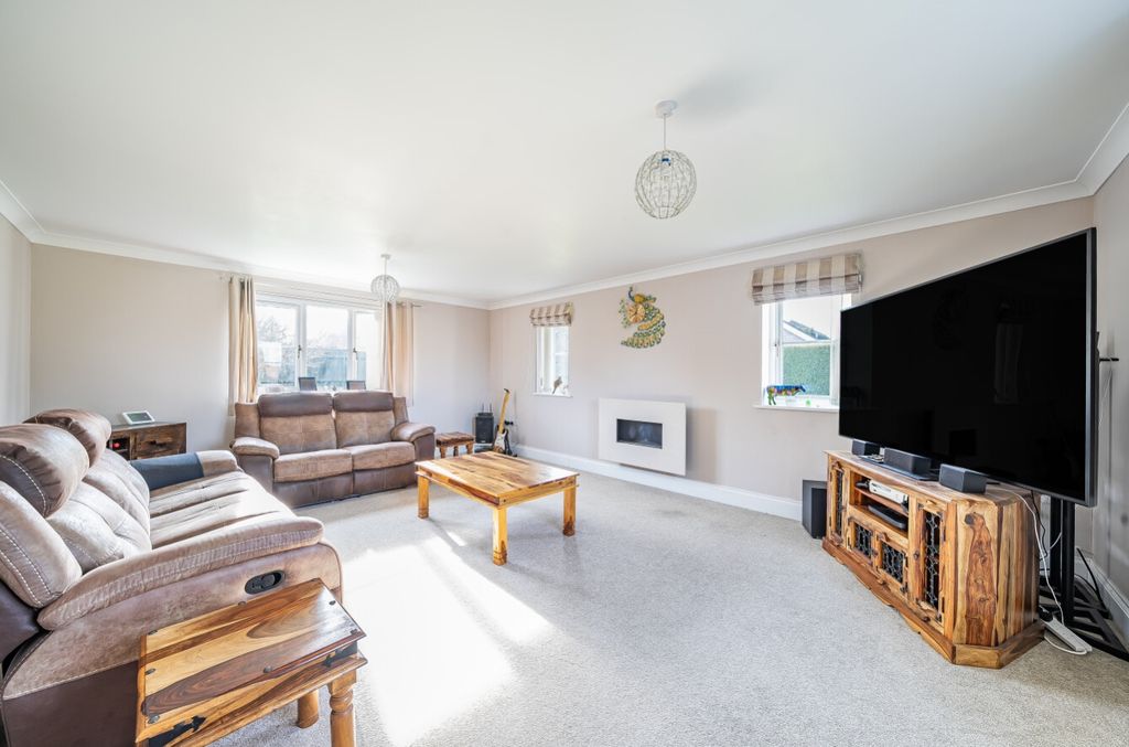 Property photo 3 of 23 1247526 (2)