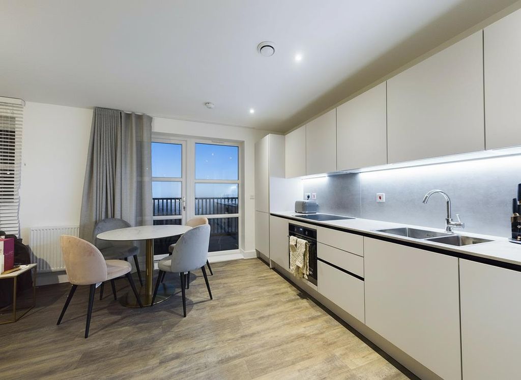 Property photo 3 of 11 Agent99-Generation-5510612E-538d-425E-Af75-77d4Ed9