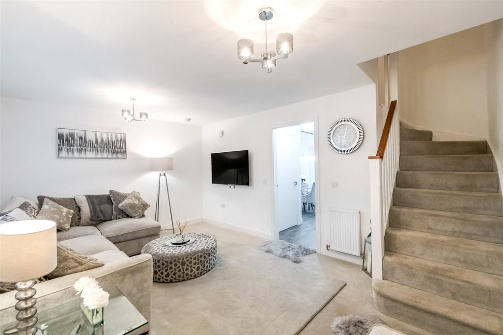 Property photo 2 of 27 Lounge