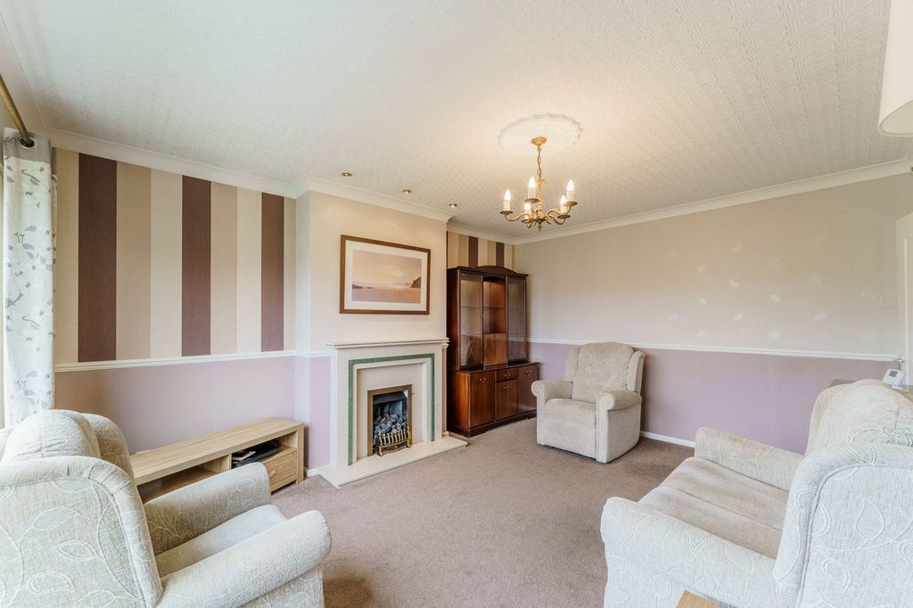 Property photo 2 of 23