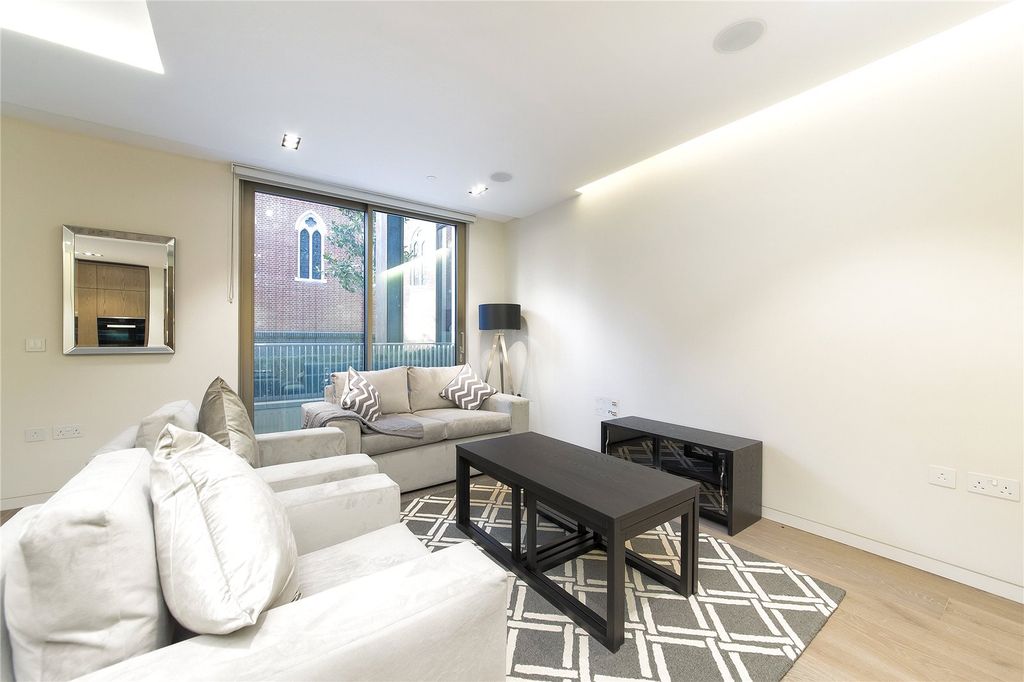 Property photo 2 of 21 Pearson Square