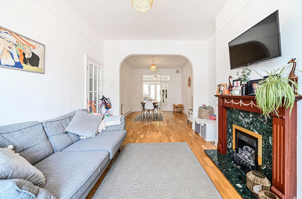 Property photo 3 of 15