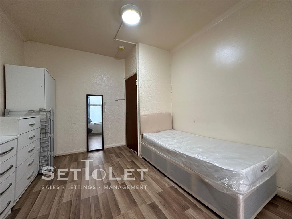 Property photo 3 of 9 33Bfc5Ba-A859-4E5F-Bb67-c84F18F7F360.Jpg