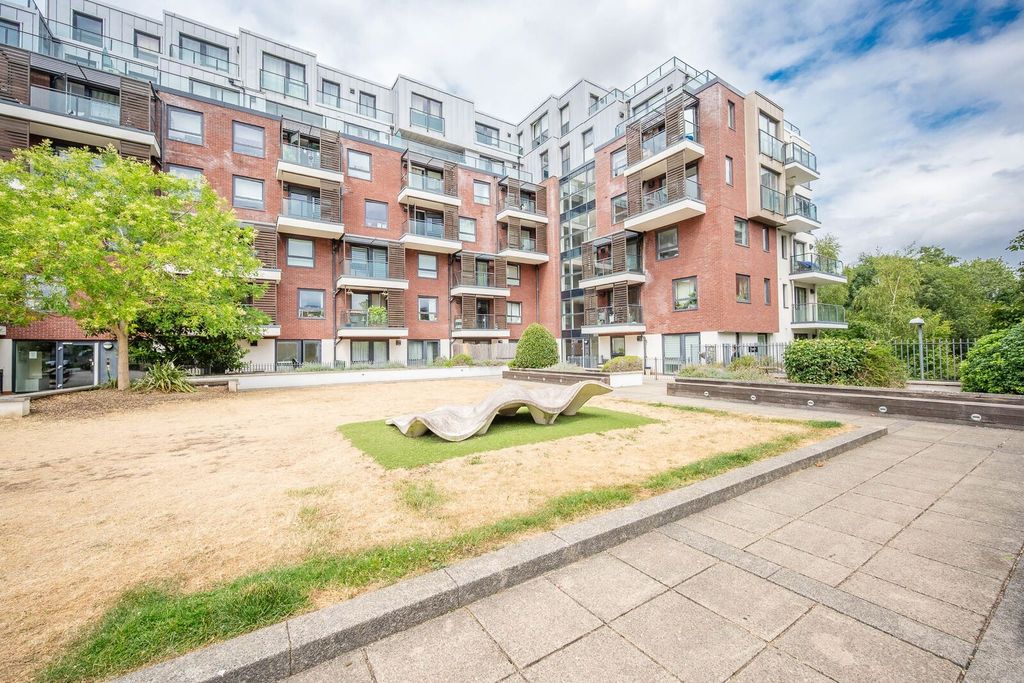 Property photo 1 of 12
