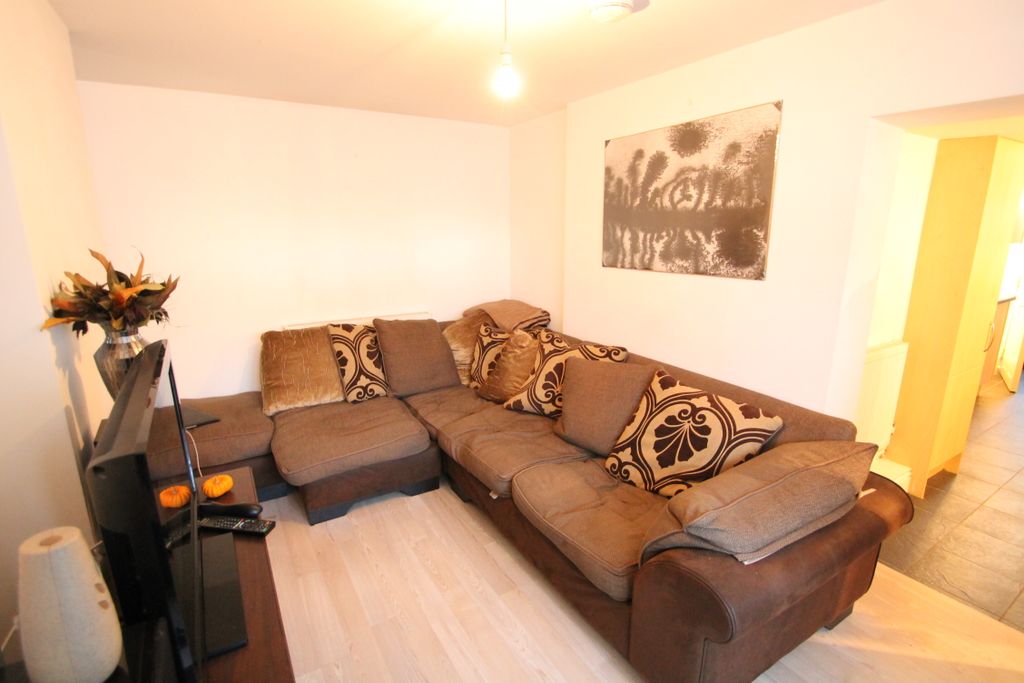 Property photo 3 of 5