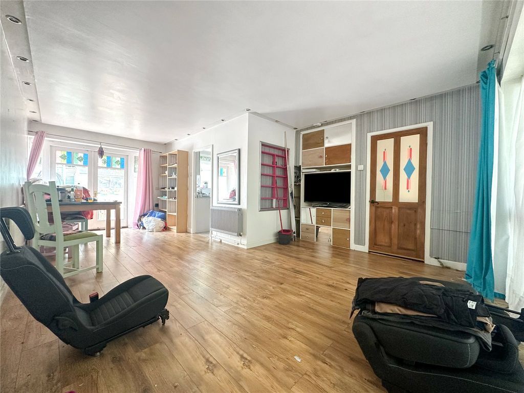 Property photo 3 of 9 Living/Dining Room