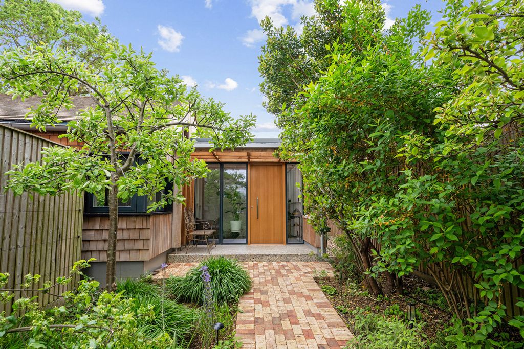 Property photo 1 of 30