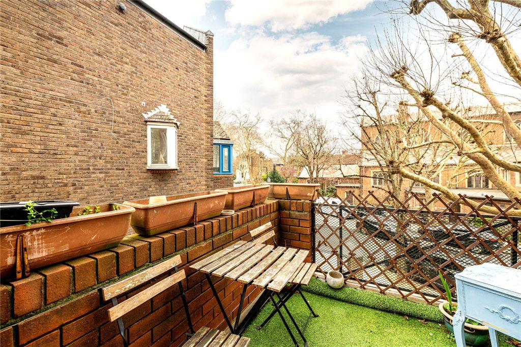 Property photo 2 of 9 Picture No. 16