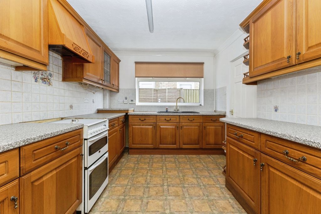 Property photo 2 of 17 Photo
