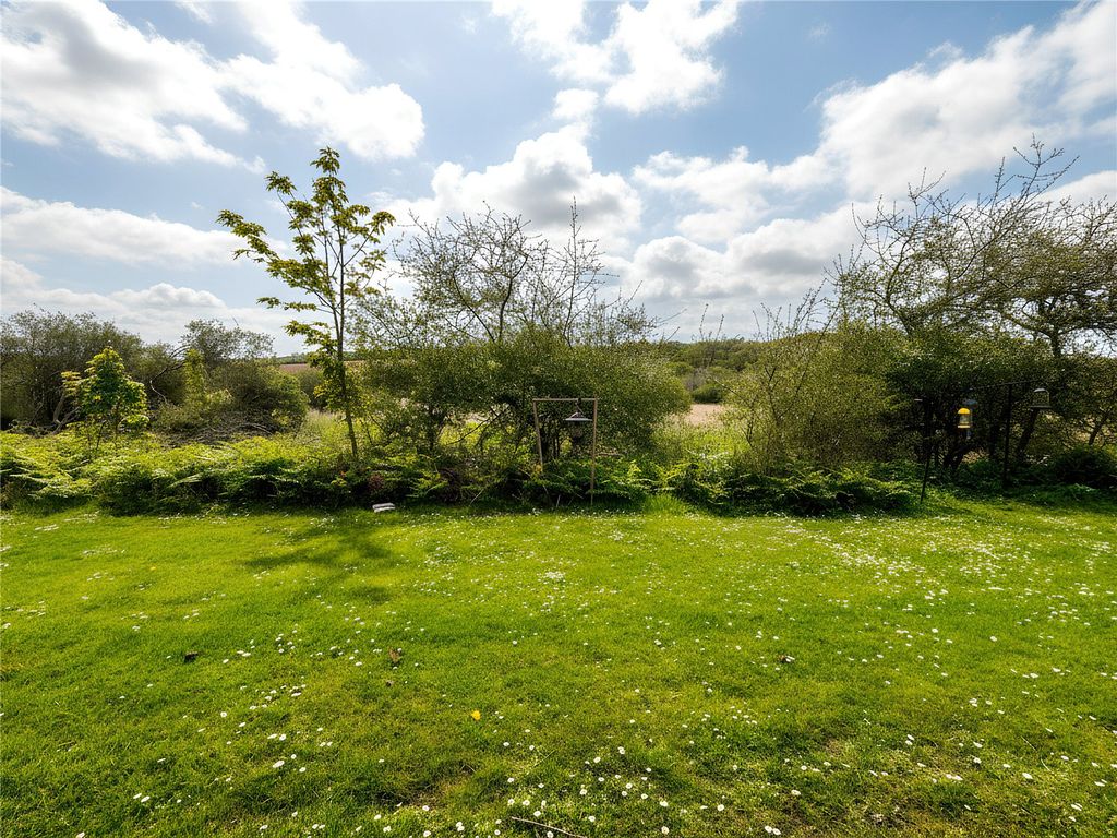 Property photo 2 of 13 Picture No. 04