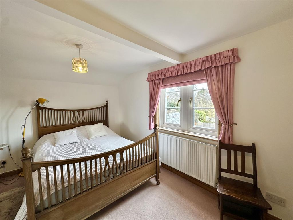 Property photo 3 of 27