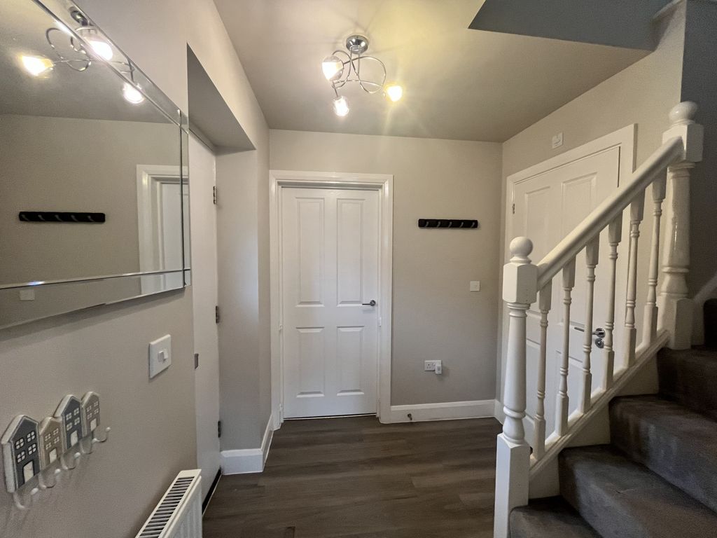 Property photo 2 of 31 Photo 54