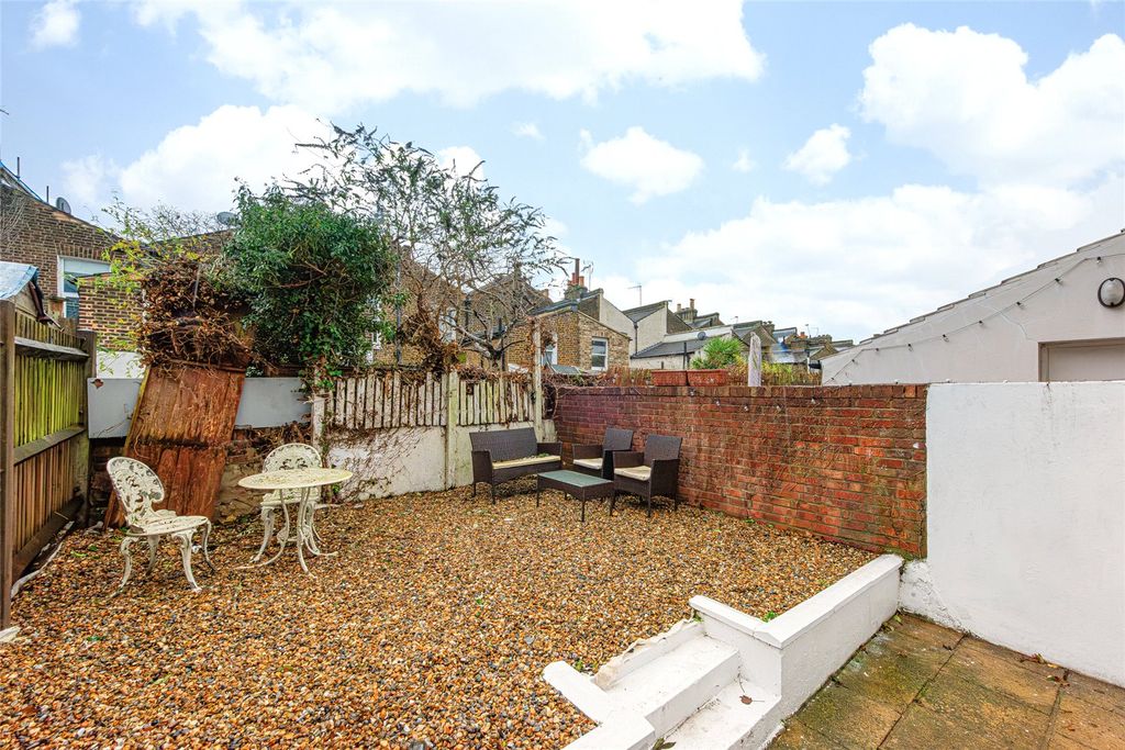 Property photo 3 of 8 Picture No. 04