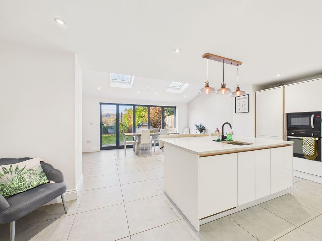 Property photo 1 of 15 Dining Kitchen