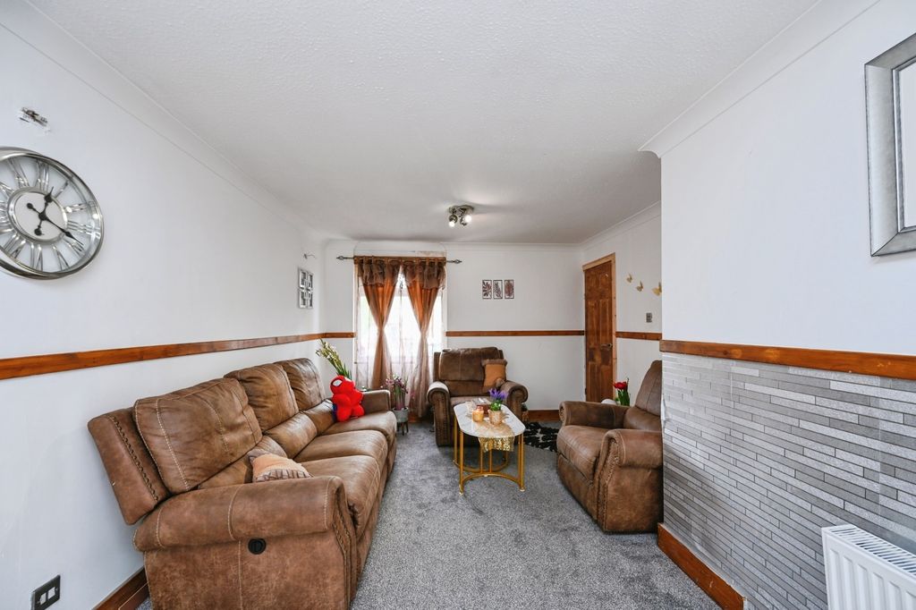 Property photo 3 of 21 Pbox-Img.Jpg