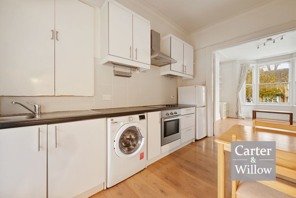 Property photo 3 of 11 Kitchen