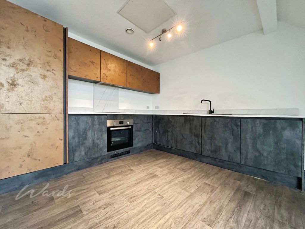 Property photo 3 of 6 Kitchen