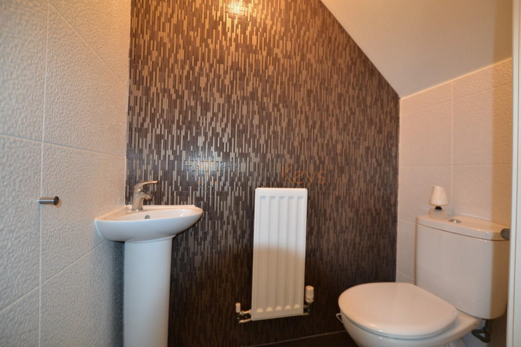 Property photo 3 of 7 WC