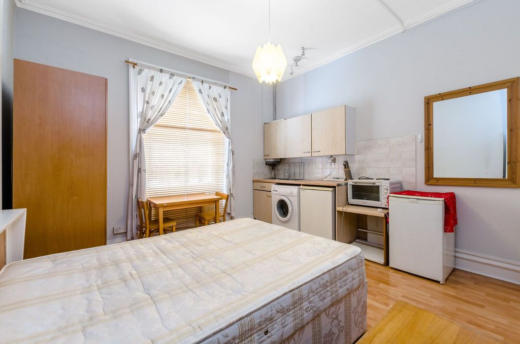 Property photo 2 of 4