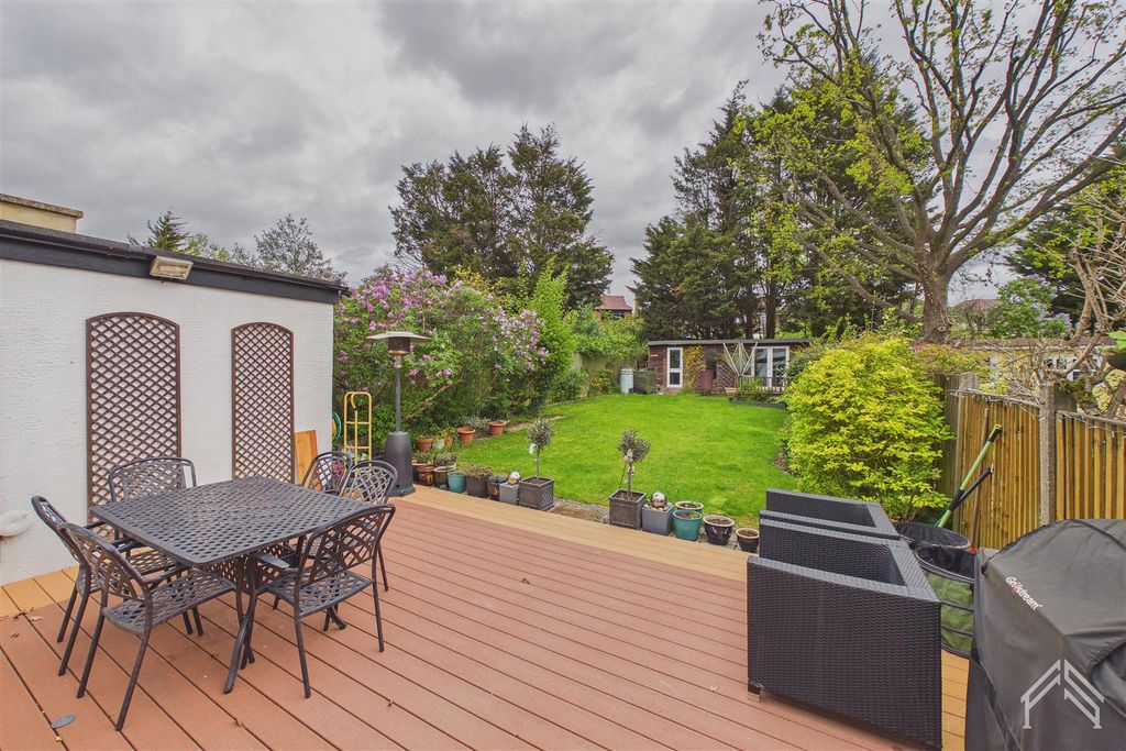 Property photo 2 of 17 Cam02700G0-Pr0476-Still016.Jpg