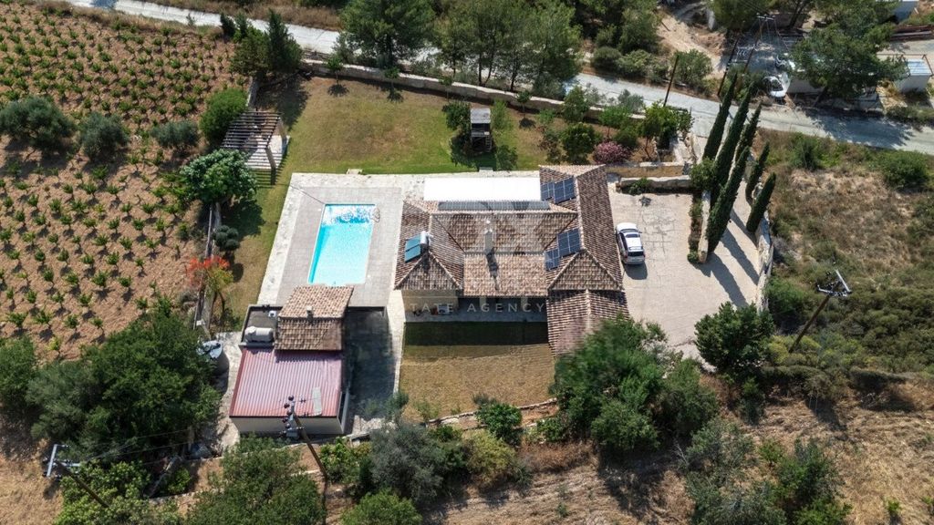 Property photo 1 of 36 Beautiful Stone Built Villa On Large Plot With Private Drive