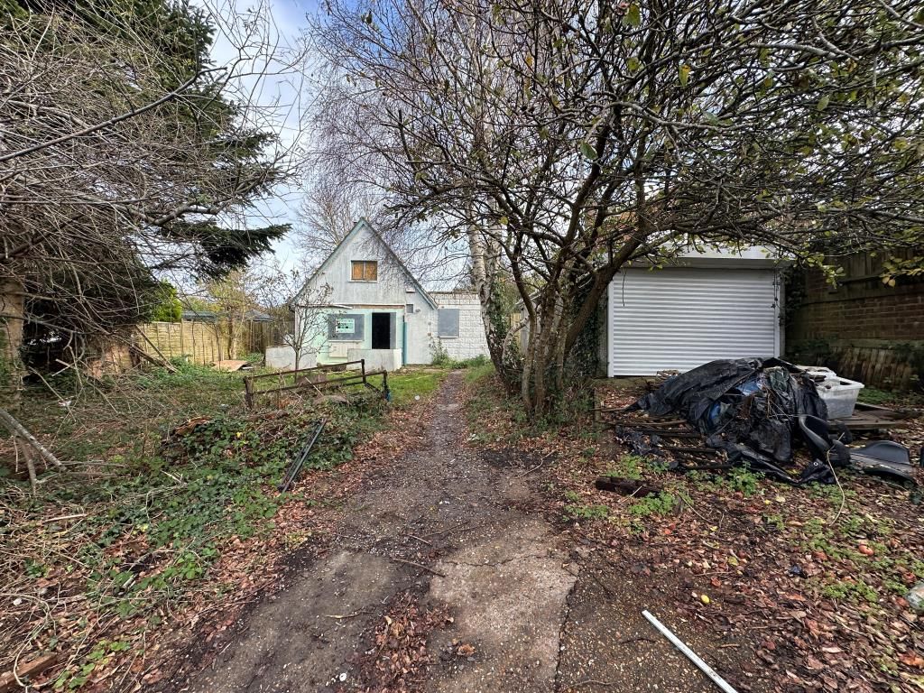 Property photo 1 of 10 External Of Detached House And Garage