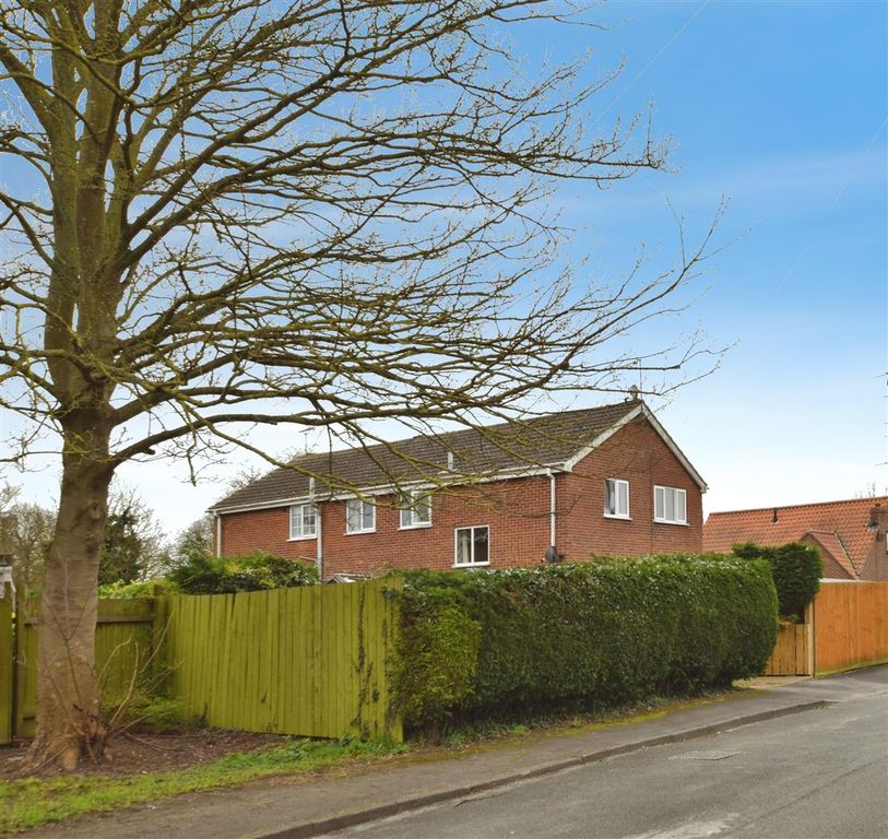 Property photo 3 of 18 528Dd019-Outside.Jpg