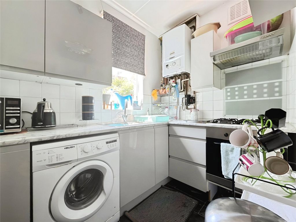 Property photo 2 of 11 Kitchen