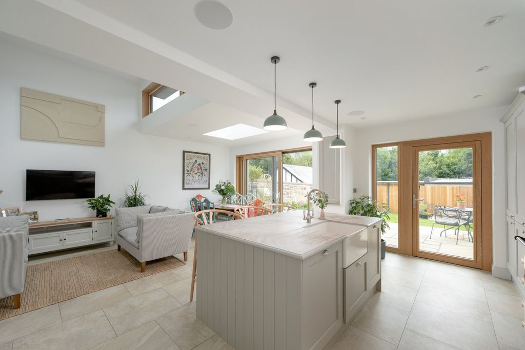 Property photo 1 of 23 Kitchen/Dining Room