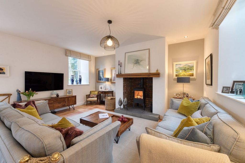 Property photo 3 of 52 Sitting Room