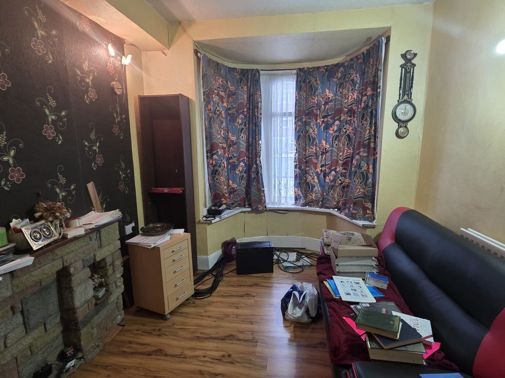 Property photo 3 of 13