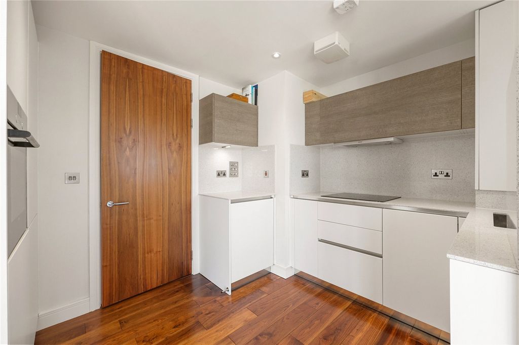 Property photo 3 of 11 Picture No. 06