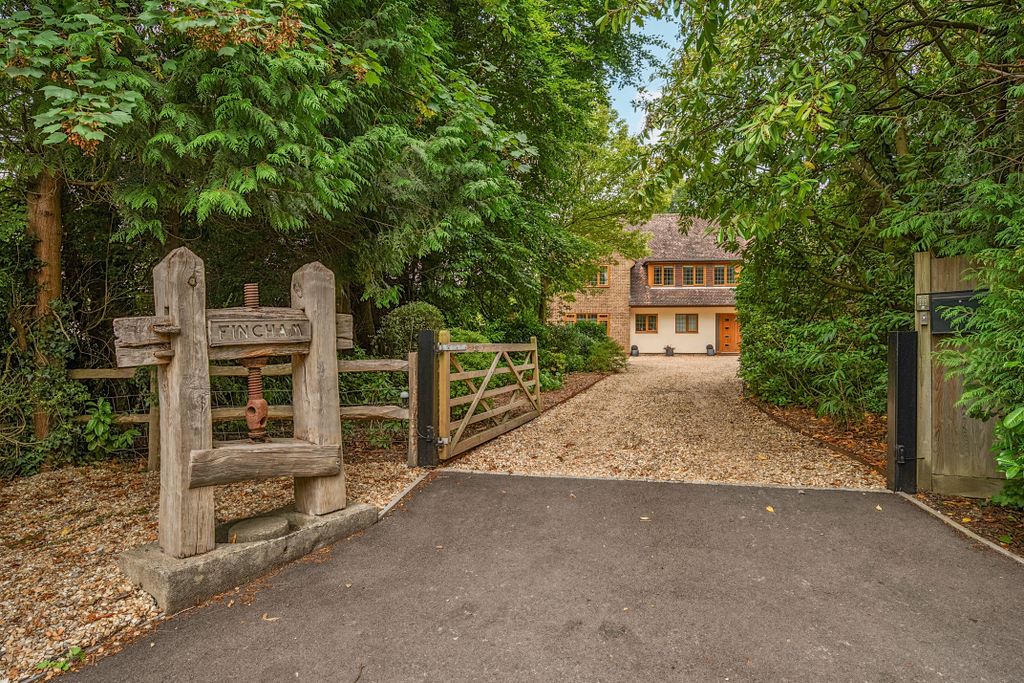 Property photo 2 of 25