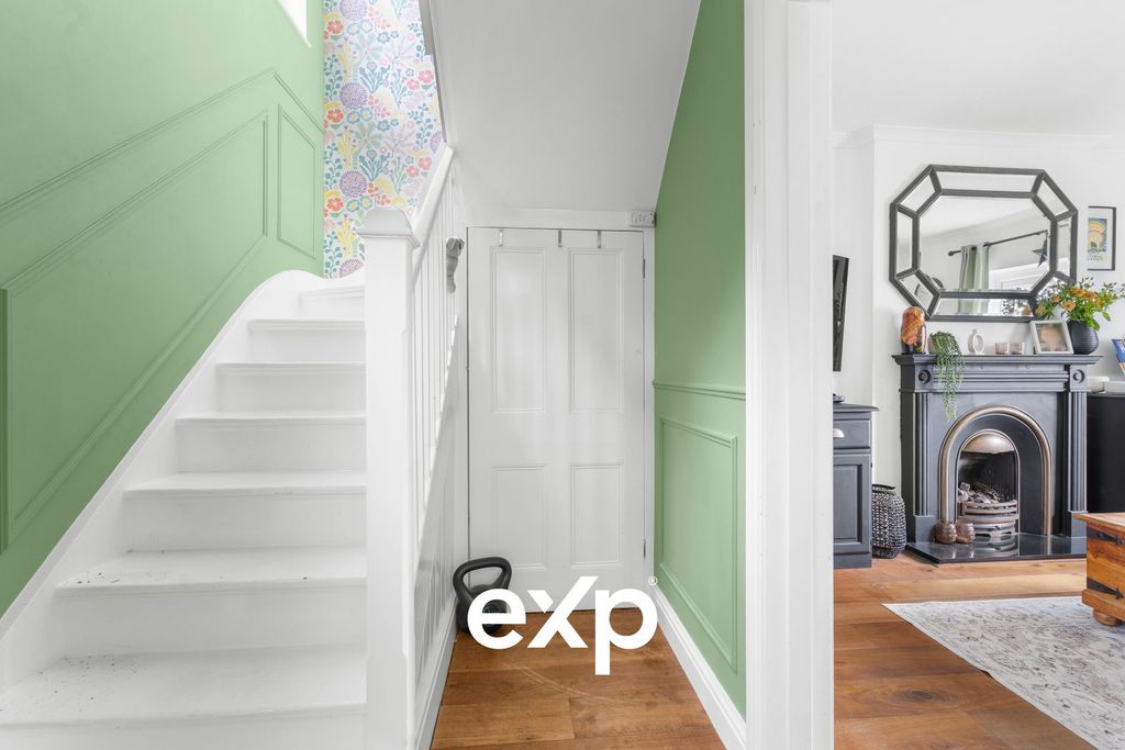 Property photo 3 of 28