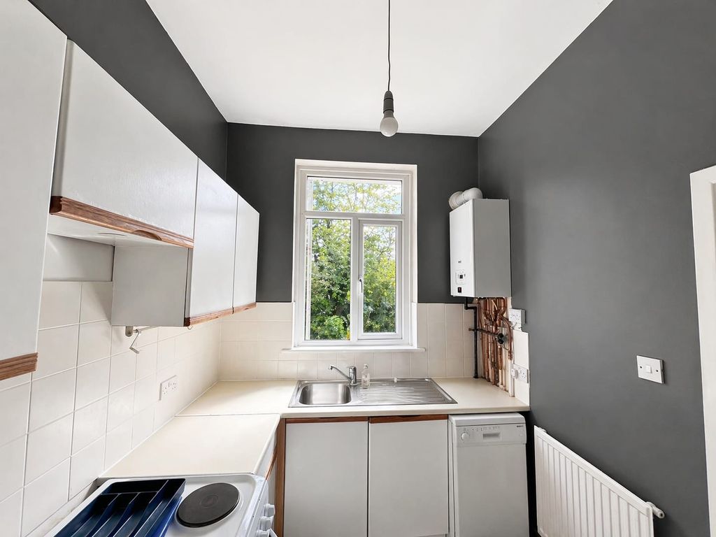 Property photo 2 of 6 Kitchen