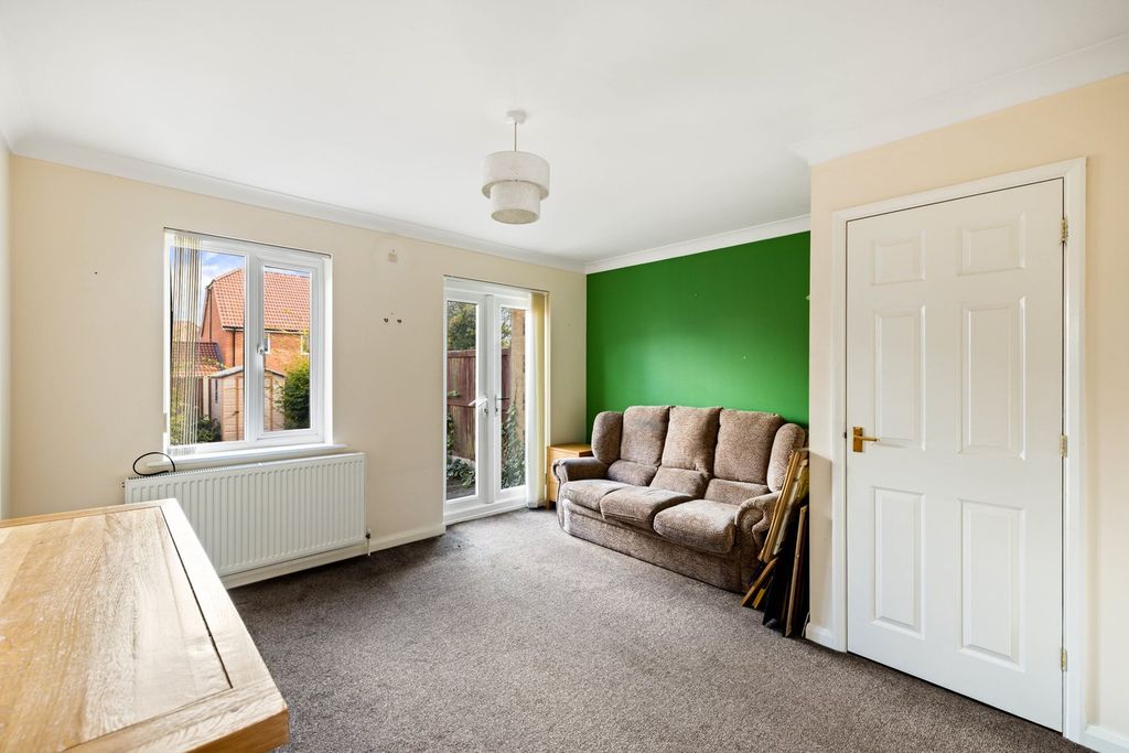 Property photo 2 of 12