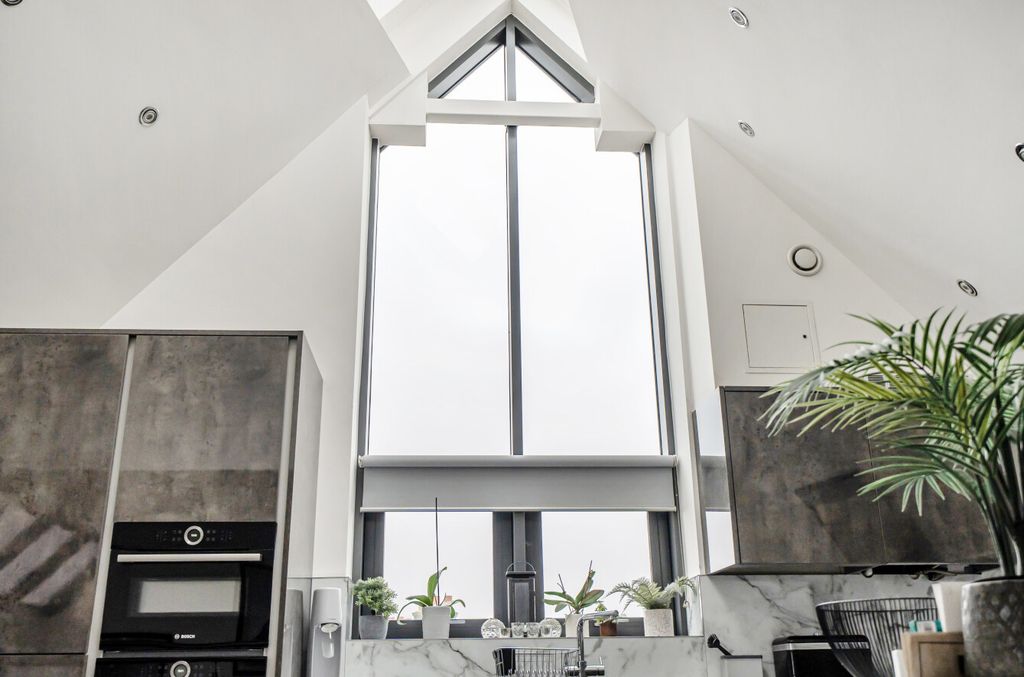 Property photo 3 of 22 1401931-12-69722F...