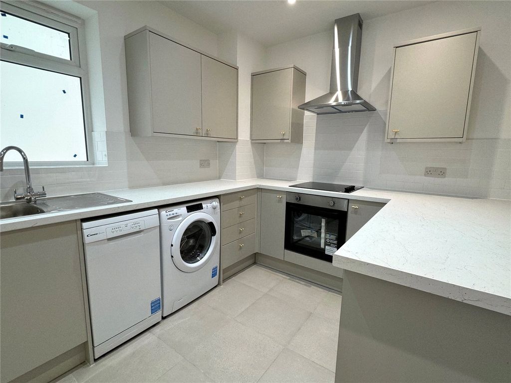 Property photo 2 of 6 Kitchen