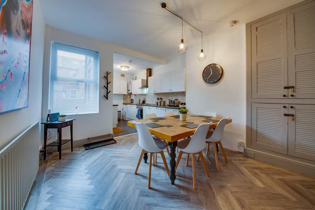 Property photo 2 of 19 Kitchen-Diner.Png