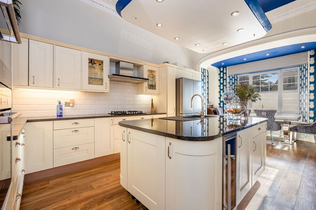 Additional image 4 of 3 bed flat for saleRidgeway Road, Torquay, Devon TQ1