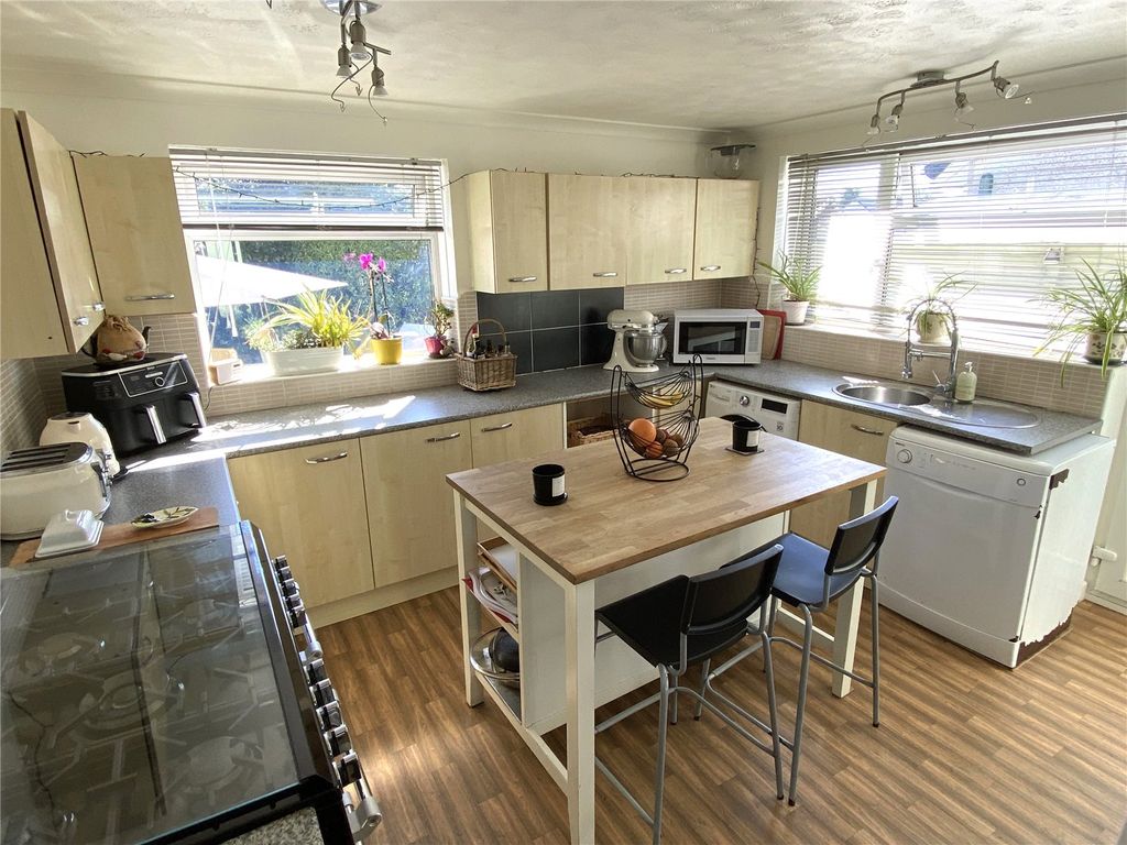 Property photo 3 of 17 Picture No. 13