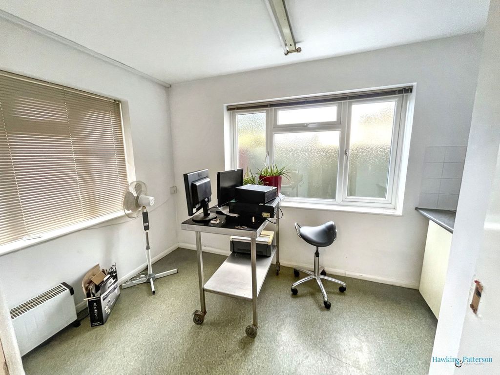 Property photo 2 of 29