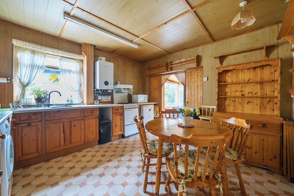 Property photo 2 of 16 Kitchen