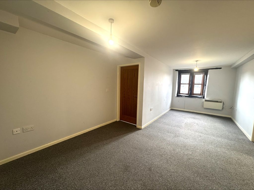 Property photo 2 of 8 Living/Dining