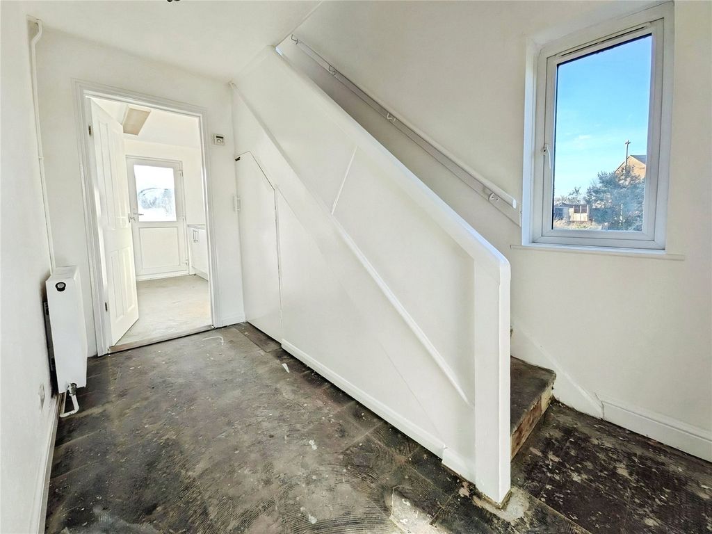 Property photo 2 of 9 Picture No. 13