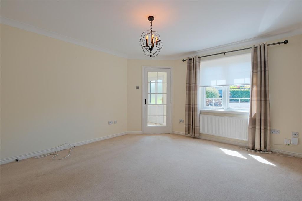 Property photo 3 of 23