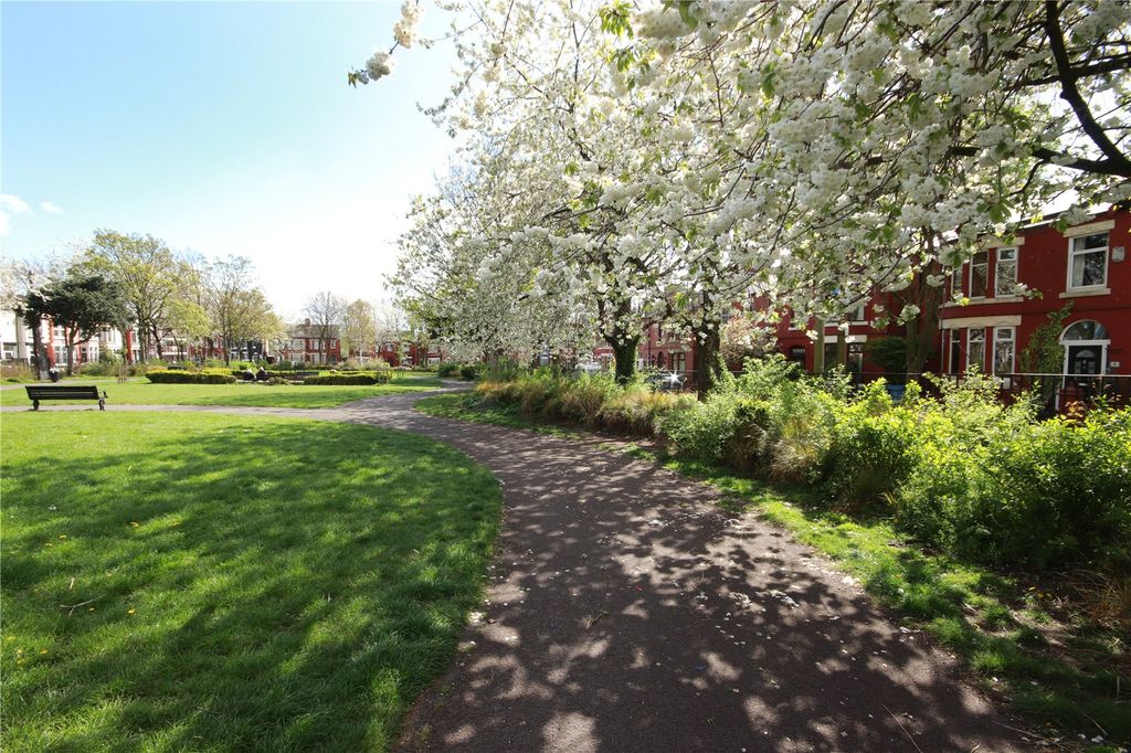 Property photo 2 of 17 Picture No. 06